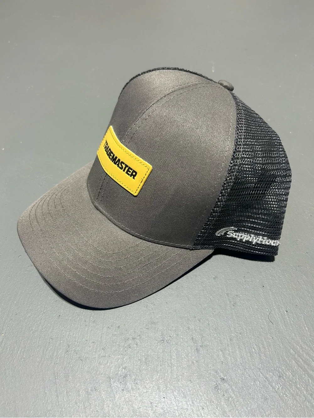 (NEW) TRADEMASTER Leather Emblem Patch Gray SnapBack Hat
